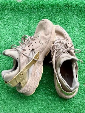 Nike Air Huarache Monochromatic Khaki Tan Lifestyle Sneakers US Men's 11.5